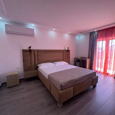 Riva بيت ضيافة Tushemisht